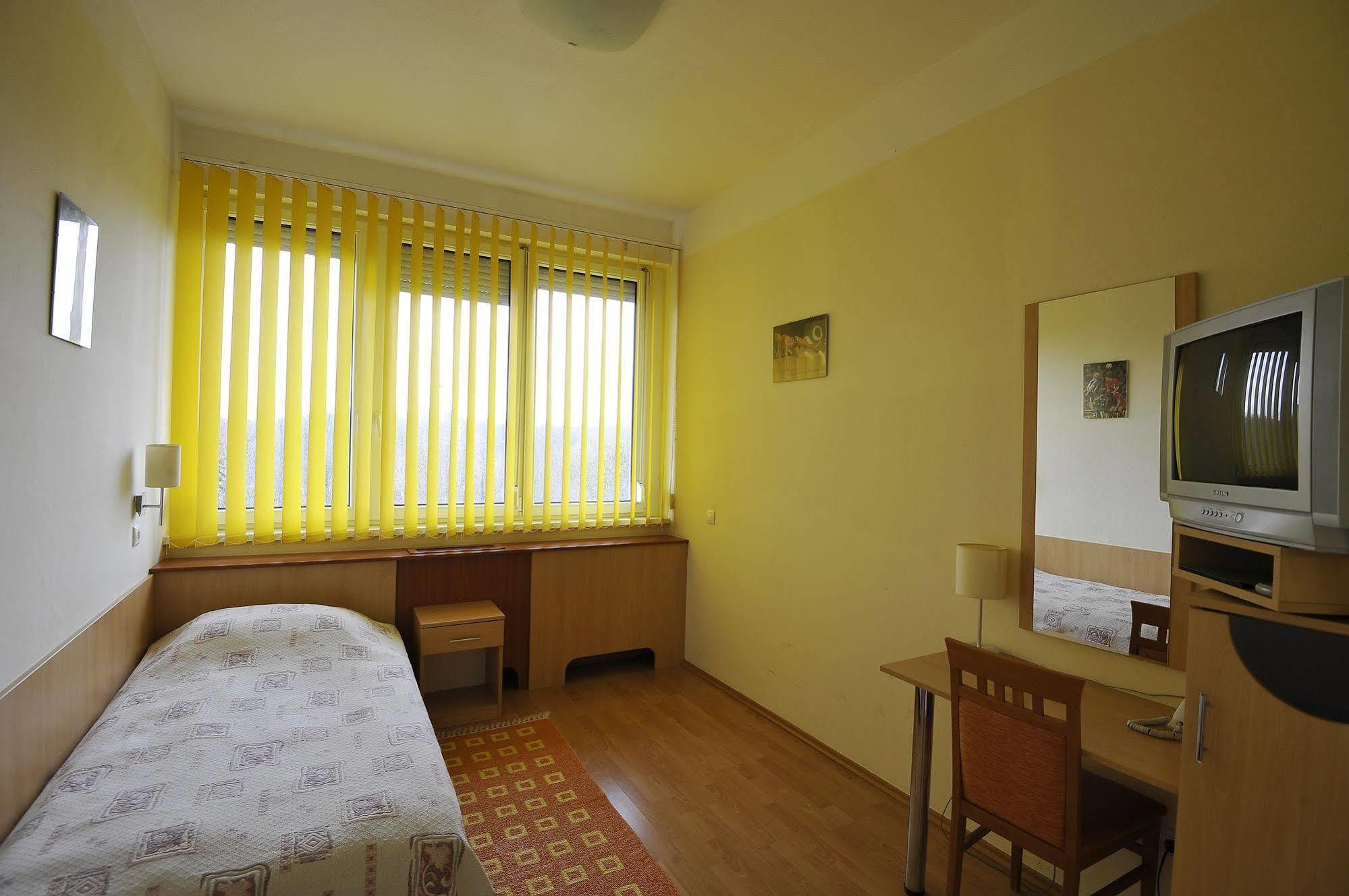 Sport Hotel Дебрецен Екстер'єр фото